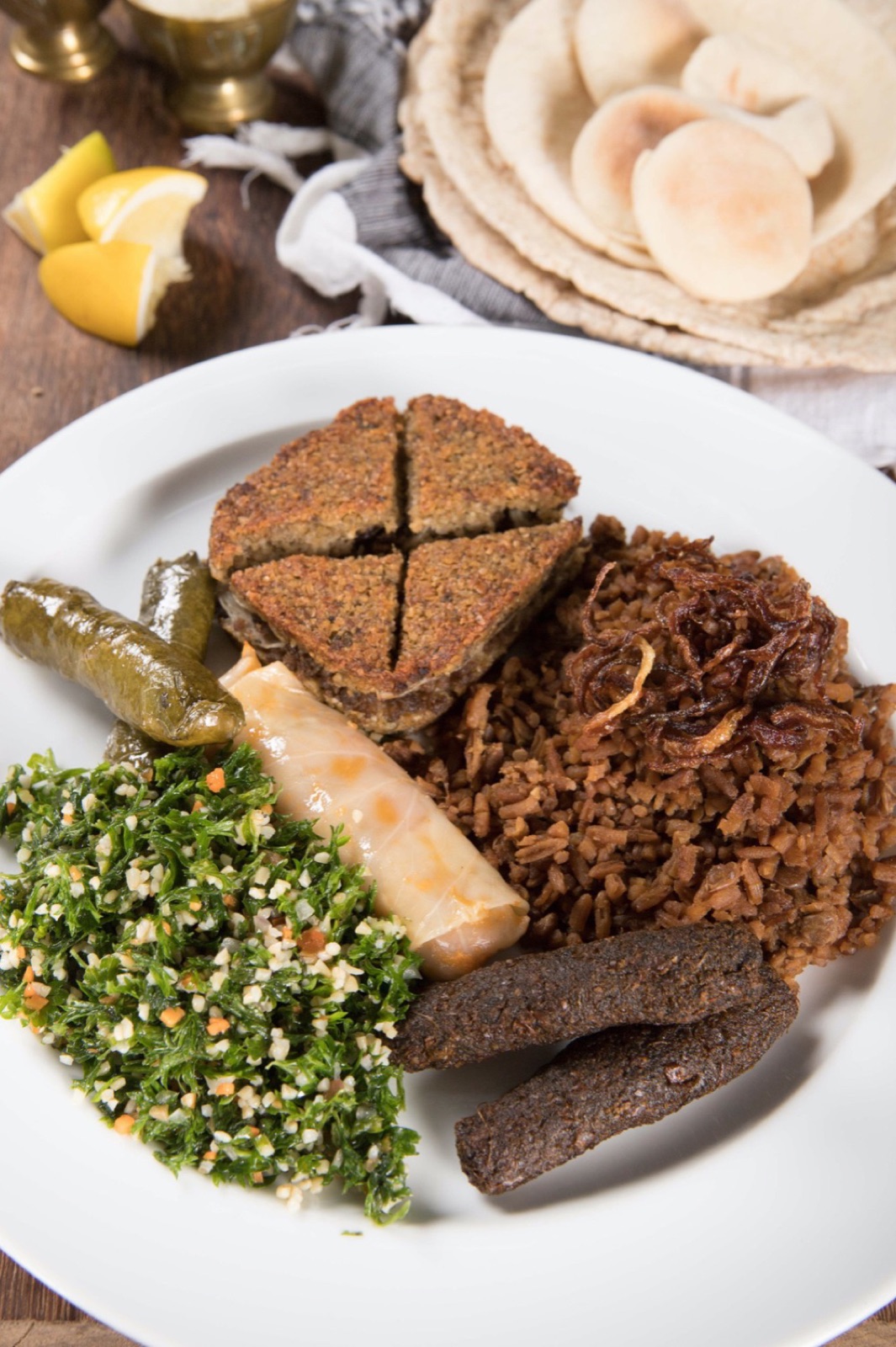 Plato mixto árabe — fotografía gastronómica